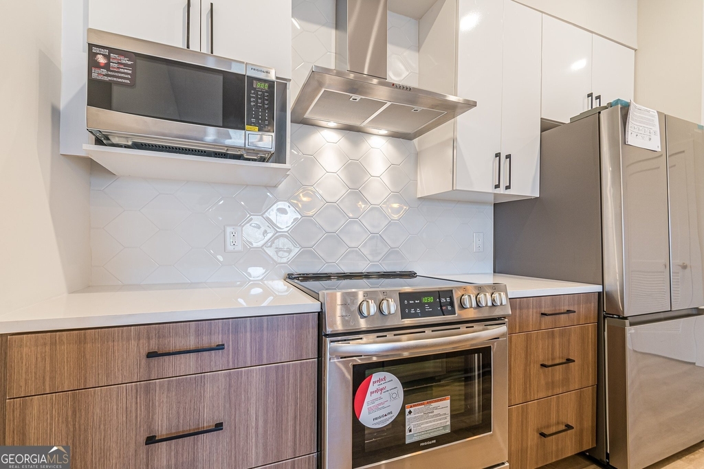 112 Rogers Street Ne - Photo 0