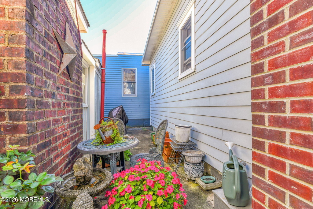 78 New York Avenue - Photo 3