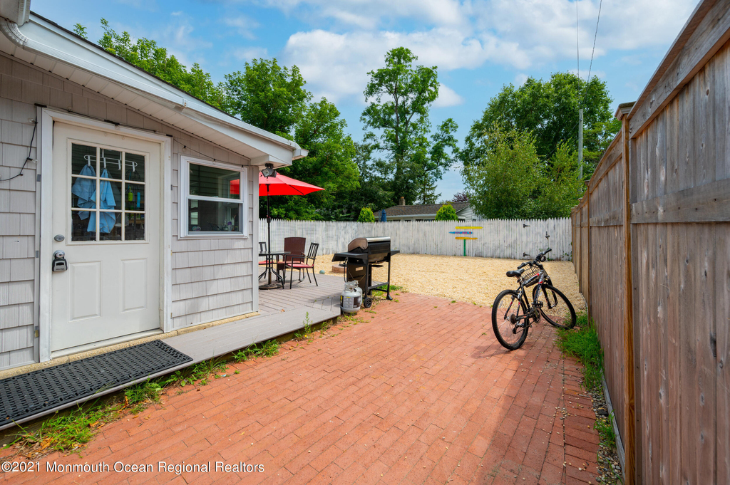 203 Bridge Avenue - Photo 2