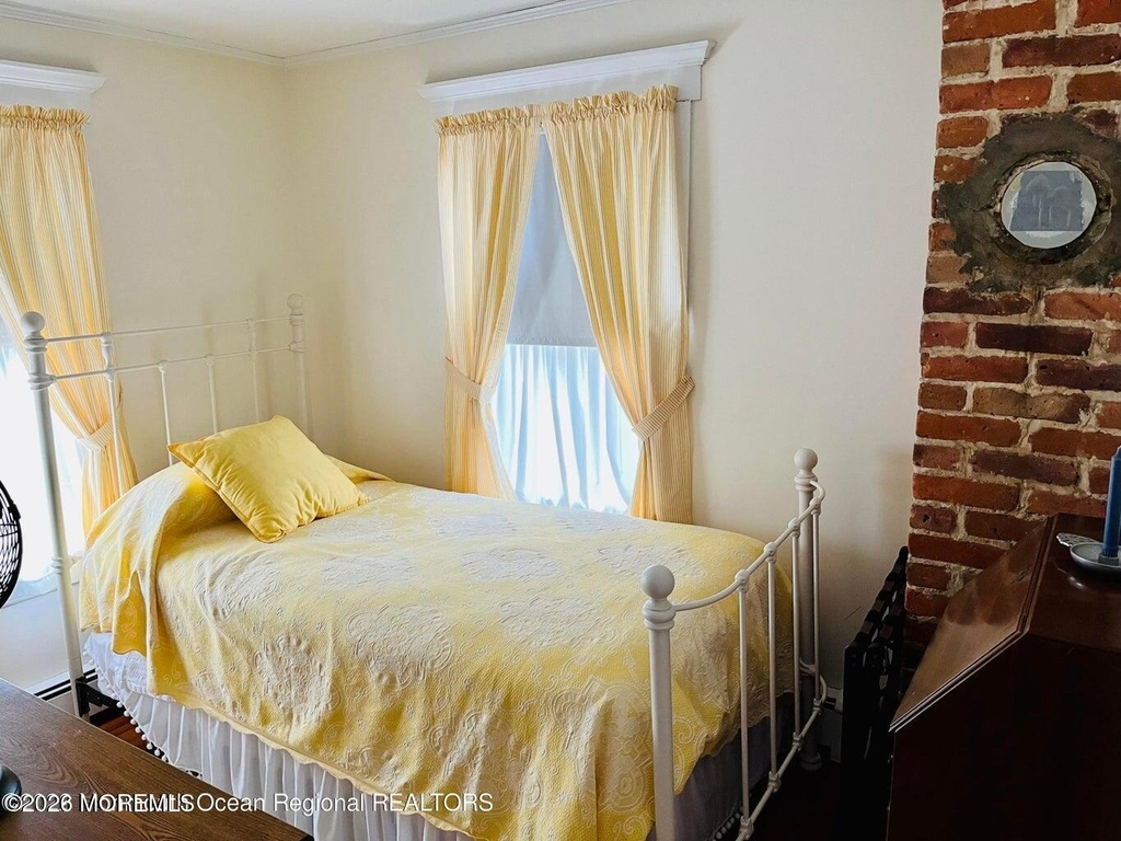 214 Howe Street - Photo 11