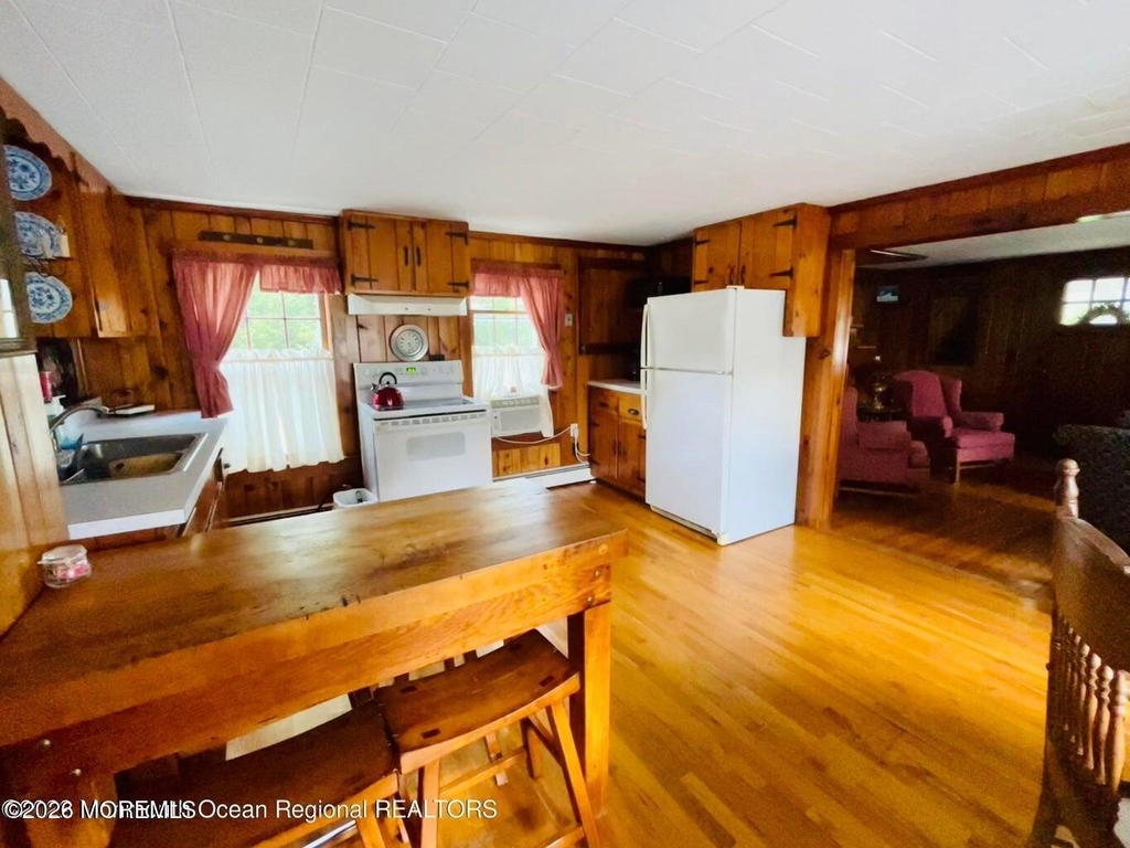 214 Howe Street - Photo 6