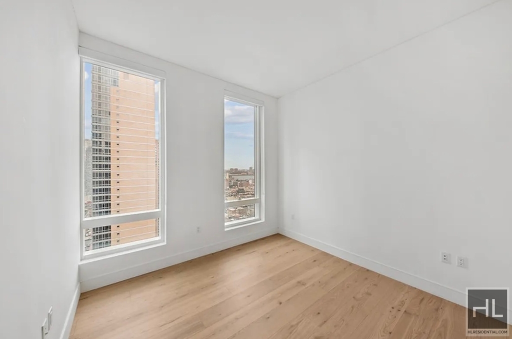 West 43rd Street - Photo 2