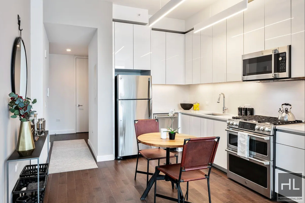West 36 Street - Photo 1