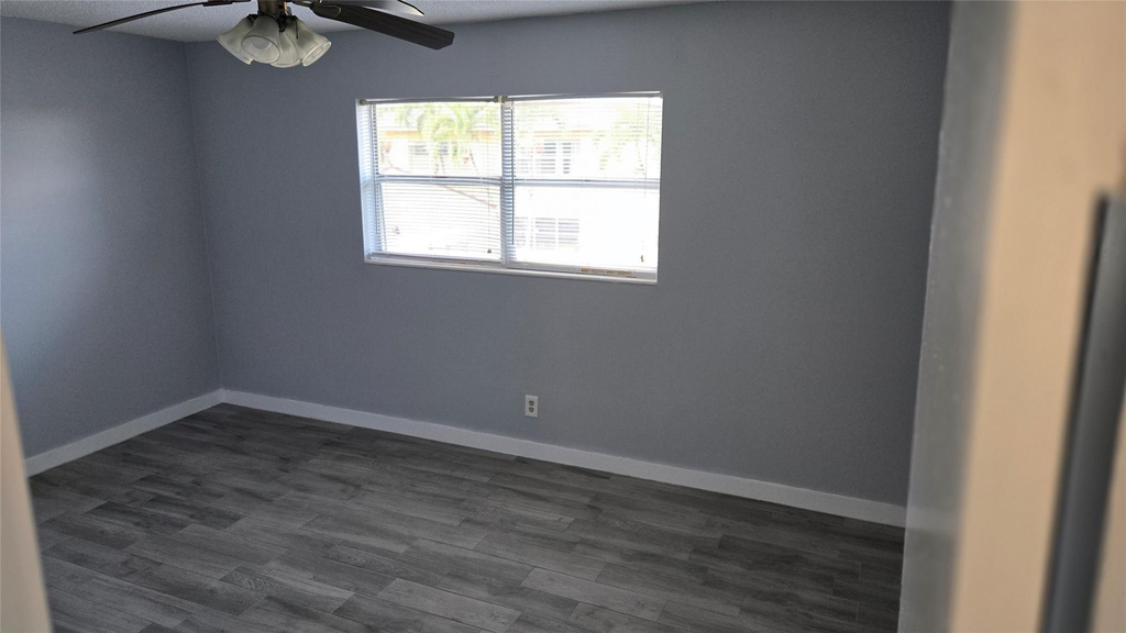 530 Se 2nd Avenue - Photo 3