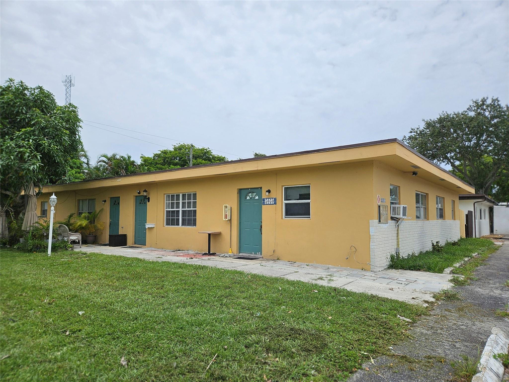 5050 Sw 40th Avenue - Photo 0