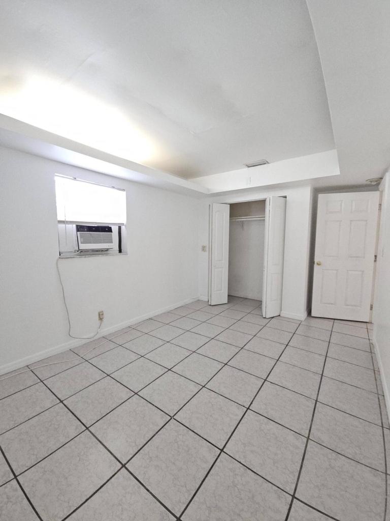 5050 Sw 40th Avenue - Photo 10