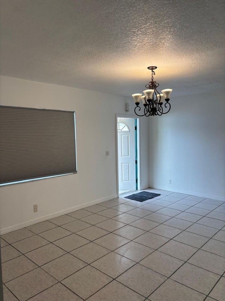 5050 Sw 40th Avenue - Photo 9
