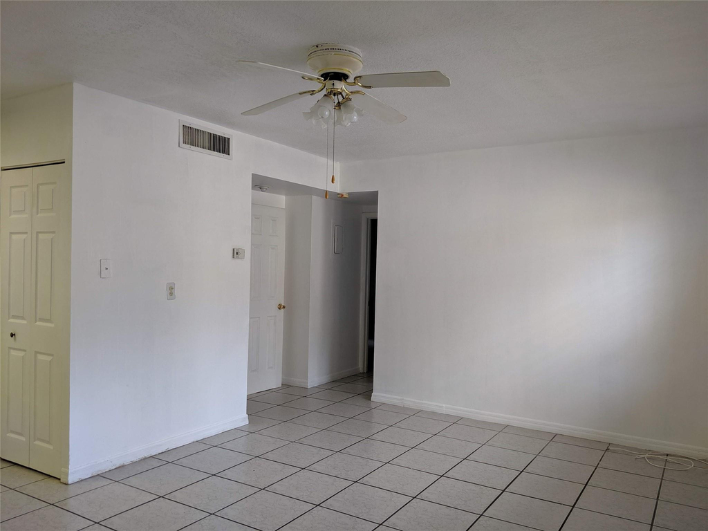 5050 Sw 40th Avenue - Photo 6