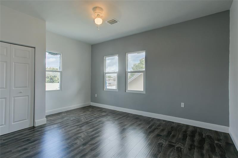 1833 Taylor Street - Photo 2