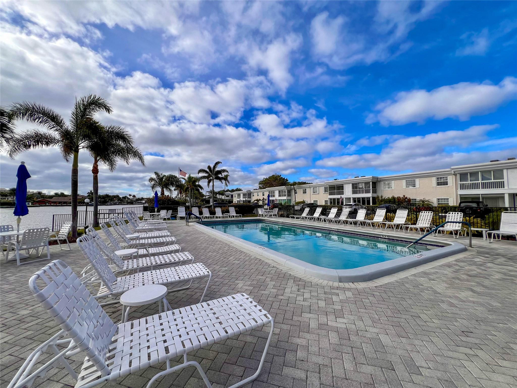 6239 Bay Club Drive - Photo 24