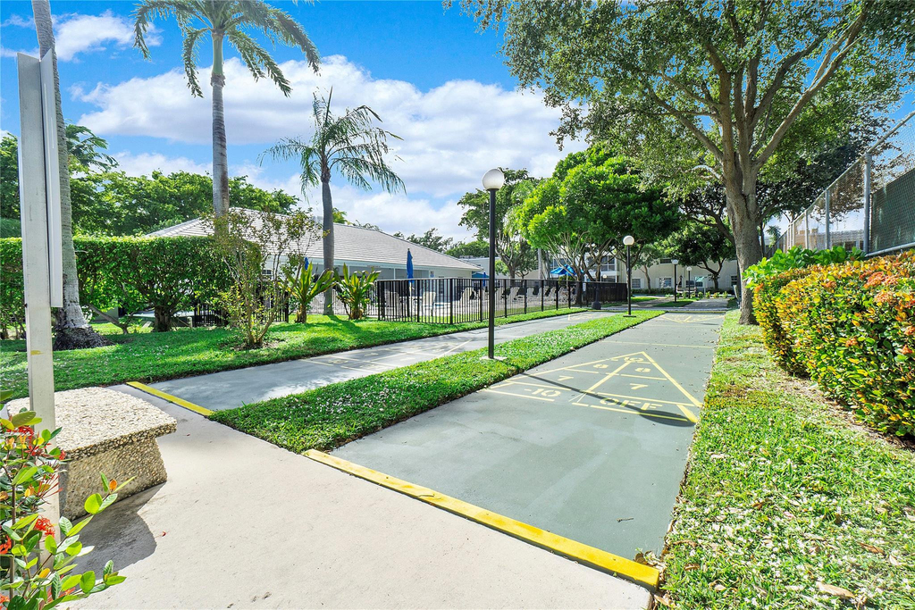 6239 Bay Club Drive - Photo 32