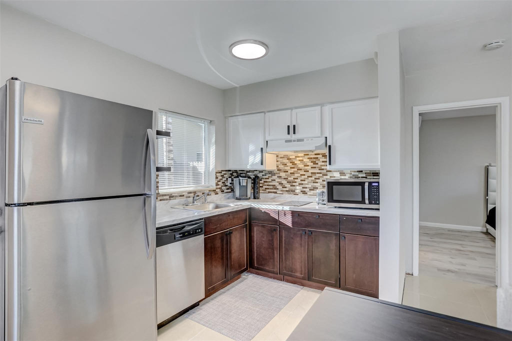 1005 Ne 17th Court - Photo 6