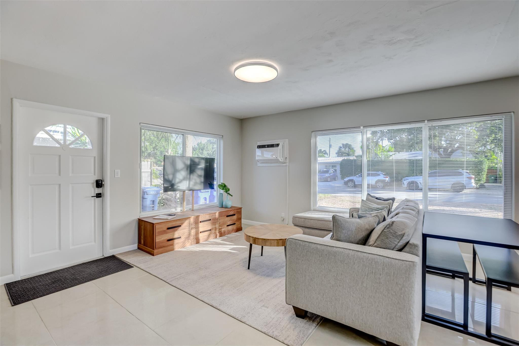 1005 Ne 17th Court - Photo 5