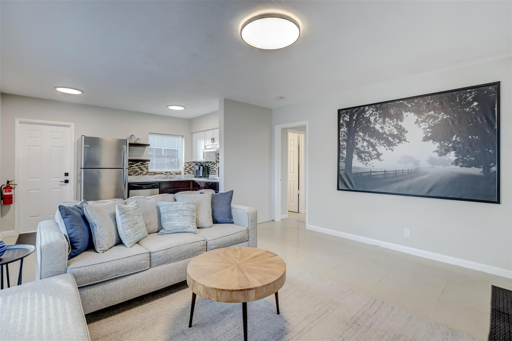 1005 Ne 17th Court - Photo 1