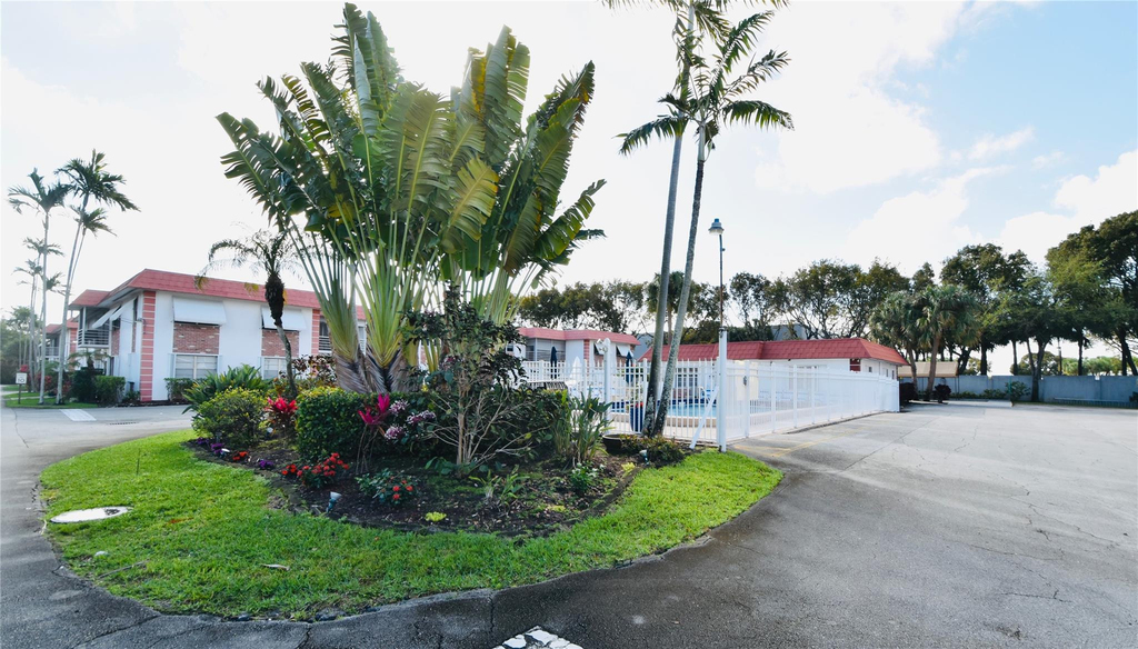 3550 Nw 8th Avenue - Photo 2