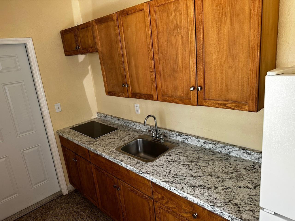 1301 Sharazad Boulevard - Photo 2