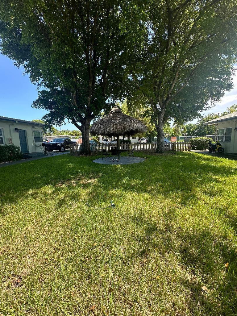 713 Ne 3rd Street - Photo 0