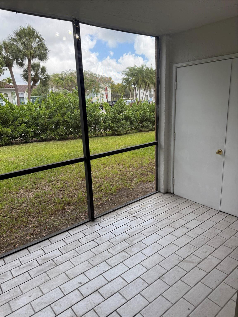 8601 Nw 34th Place - Photo 14