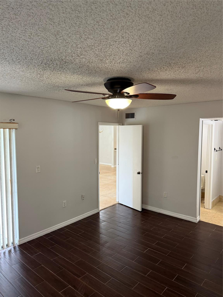 8601 Nw 34th Place - Photo 8