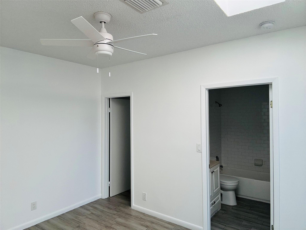 229 E Commercial Boulevard - Photo 5