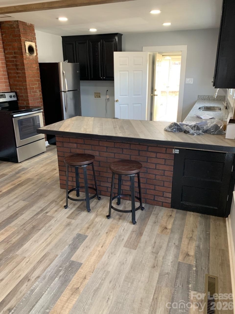 106 S Chapel Street - Photo 1