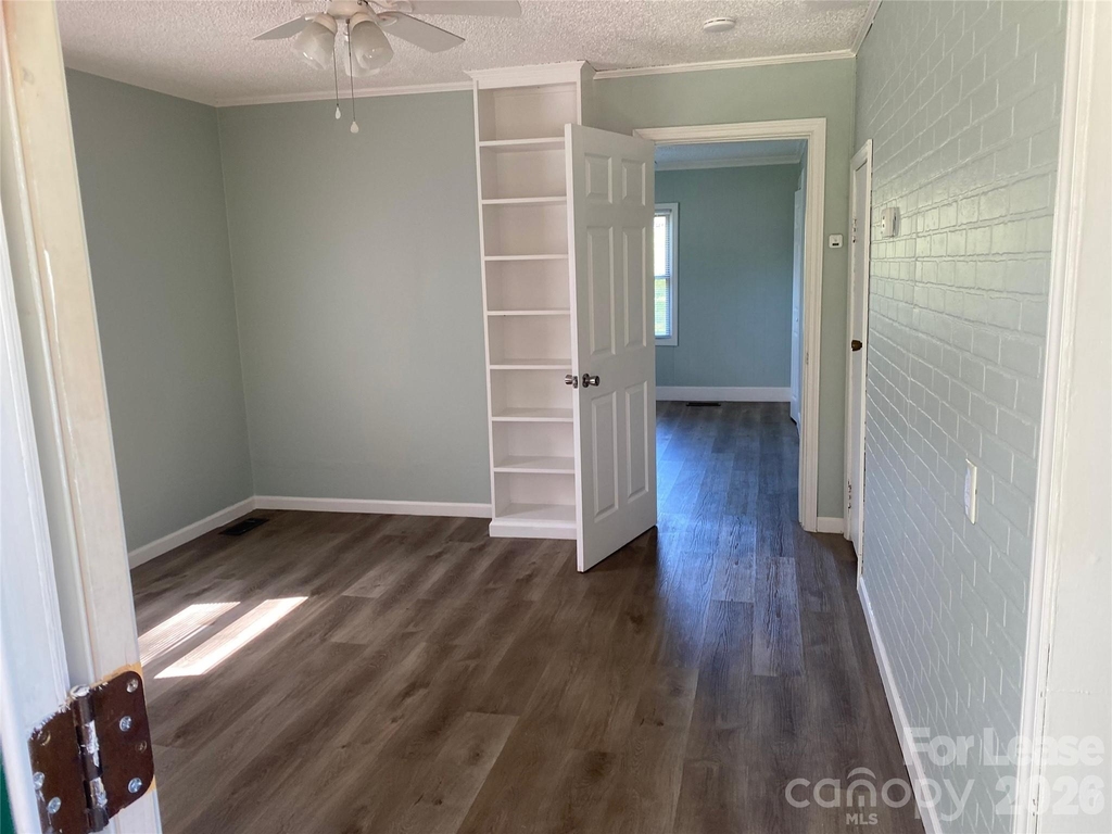 106 S Chapel Street - Photo 25