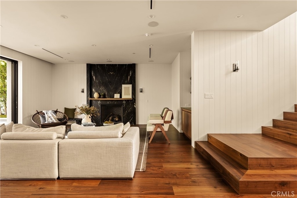 4930 Edgerton Avenue - Photo 4