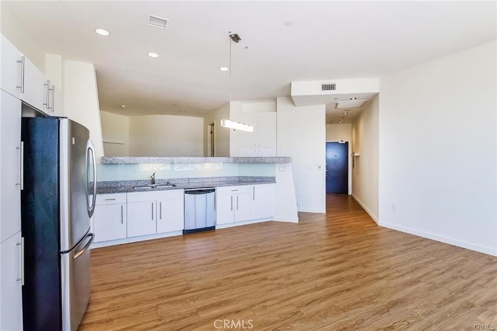 1100 Wilshire Boulevard - Photo 7