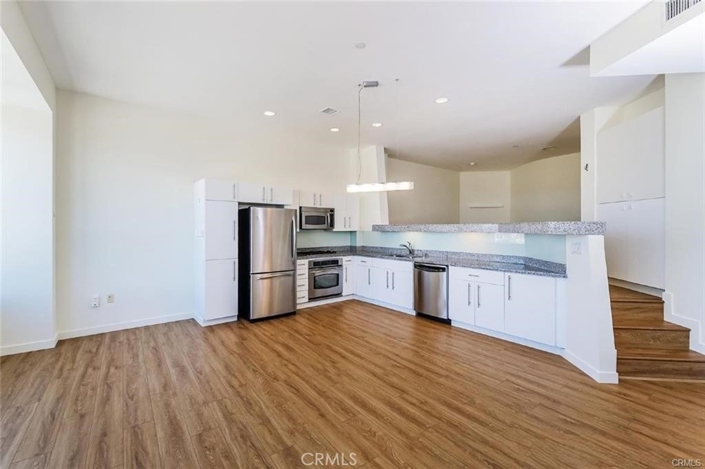 1100 Wilshire Boulevard - Photo 2
