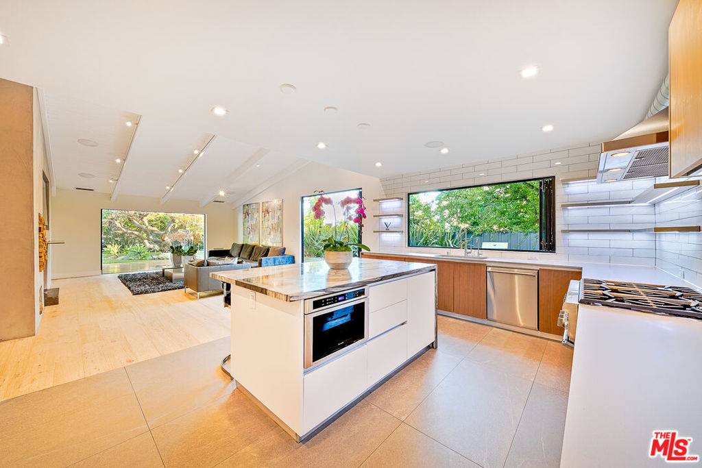 9038 Meredith Place - Photo 15