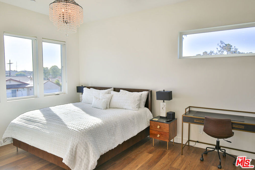 8505 Belford Avenue - Photo 2