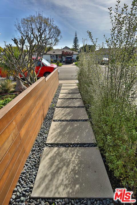8505 Belford Avenue - Photo 14