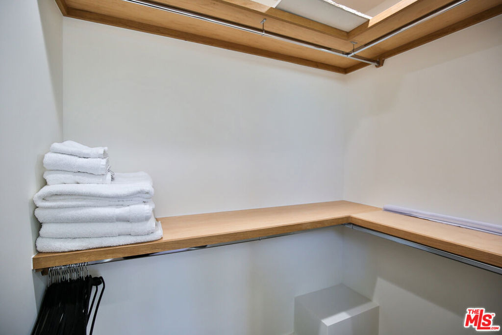 8505 Belford Avenue - Photo 7