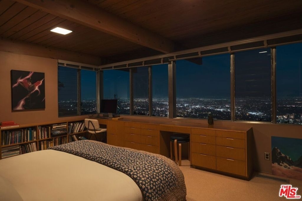 7820 Mulholland Drive - Photo 33