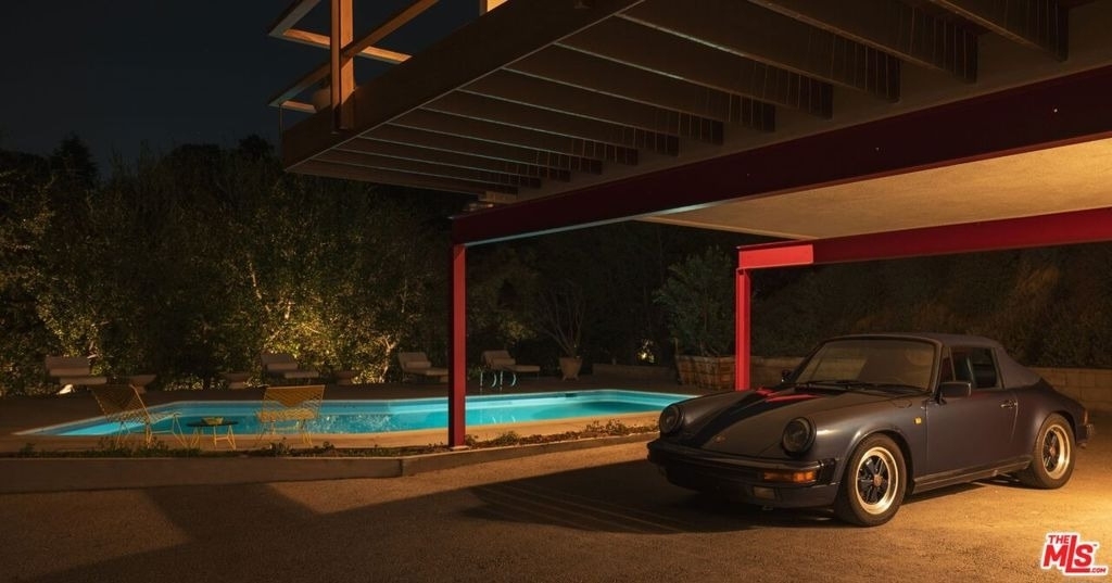 7820 Mulholland Drive - Photo 23
