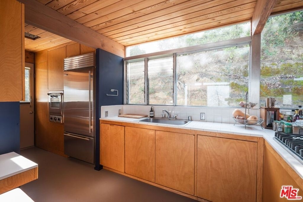7820 Mulholland Drive - Photo 13