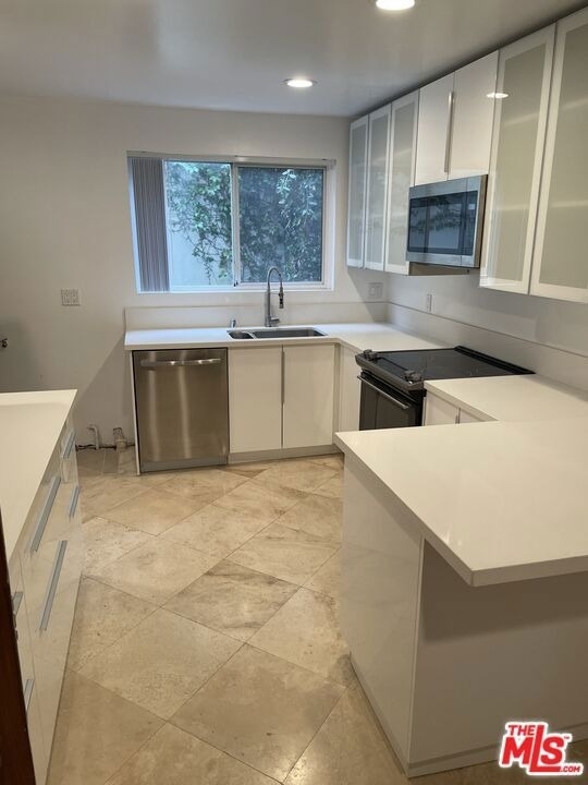 9297 Burton Way - Photo 1