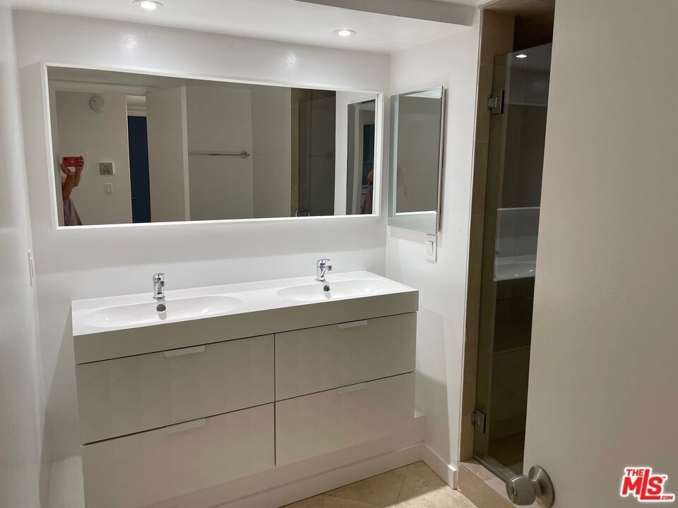 9297 Burton Way - Photo 6