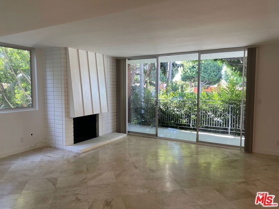 9297 Burton Way - Photo 4