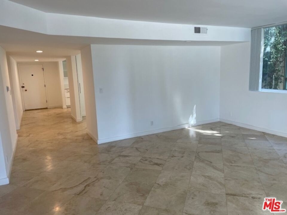 9297 Burton Way - Photo 3