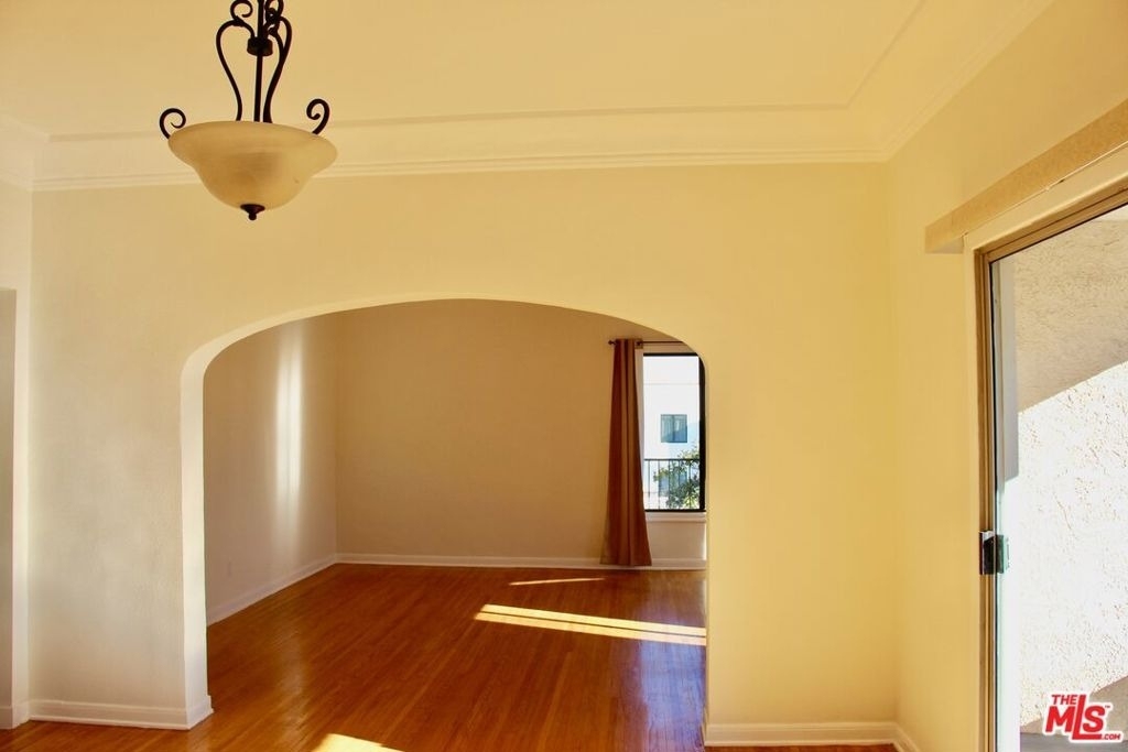1239 S Hudson Avenue - Photo 7