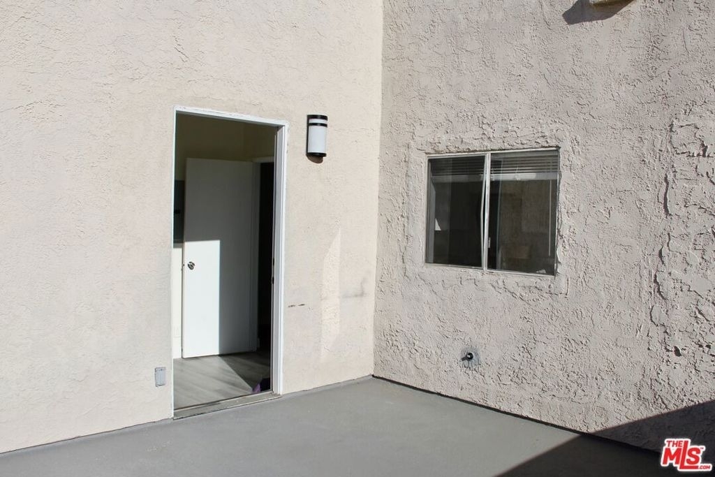1239 S Hudson Avenue - Photo 13