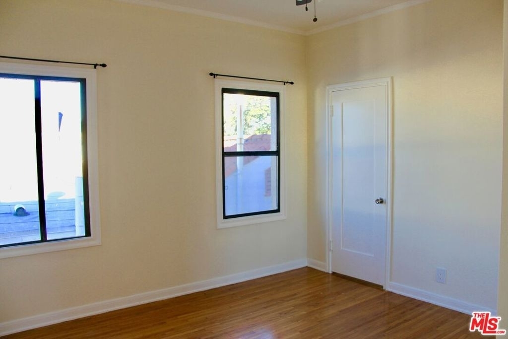 1239 S Hudson Avenue - Photo 8
