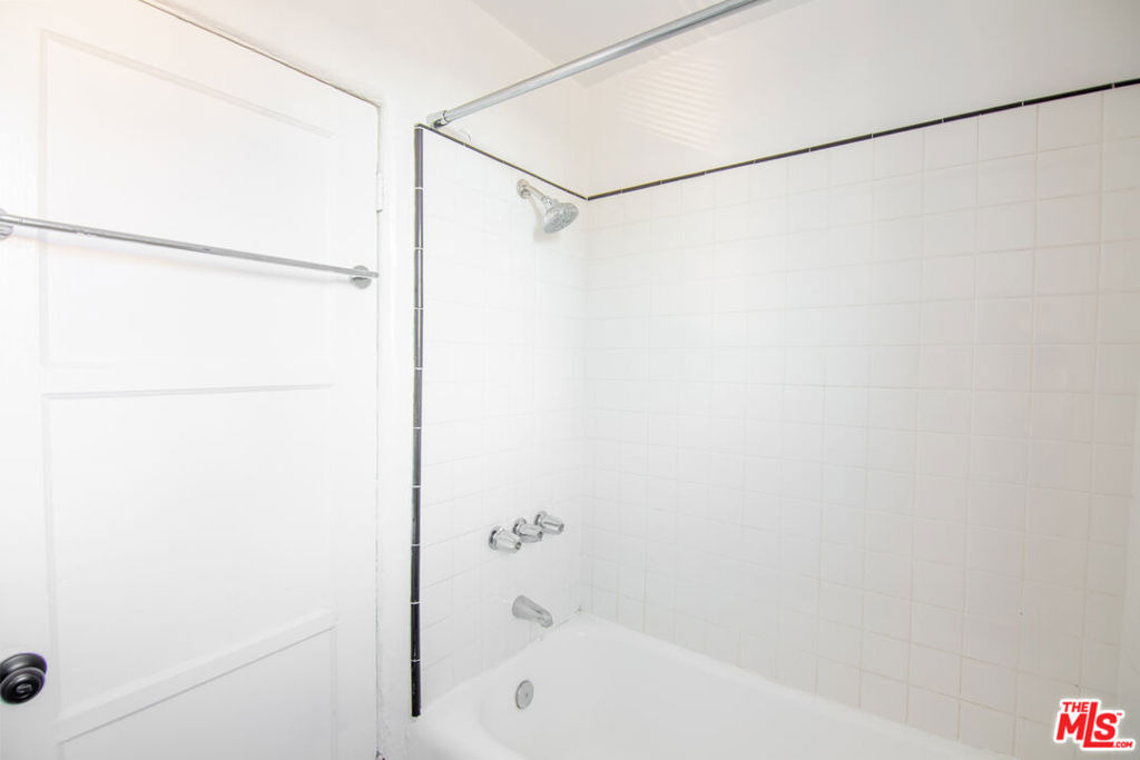 1201 N Crescent Heights Boulevard - Photo 8