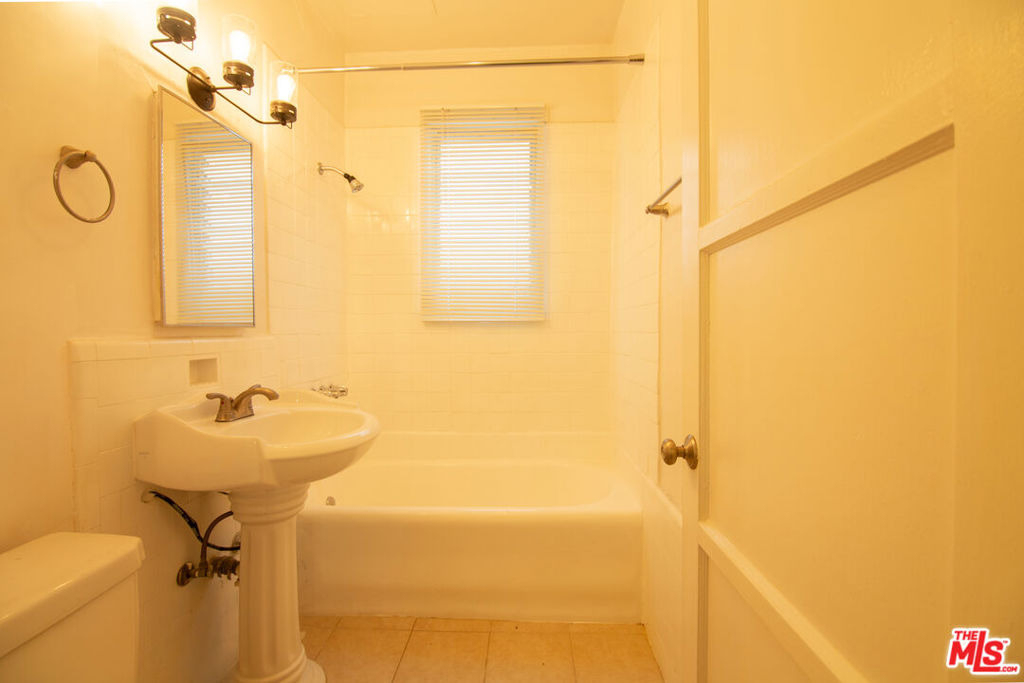 1201 N Crescent Heights Boulevard - Photo 6