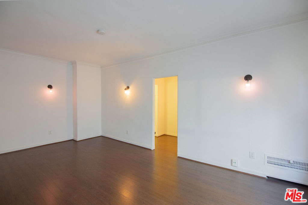 1201 N Crescent Heights Boulevard - Photo 5