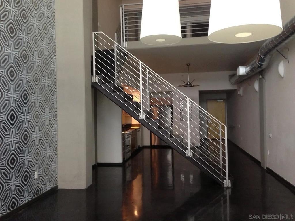 350 11th Ave - Photo 0