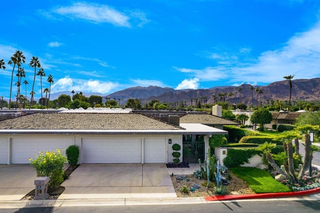 1 Briarcliff Court - Photo 0