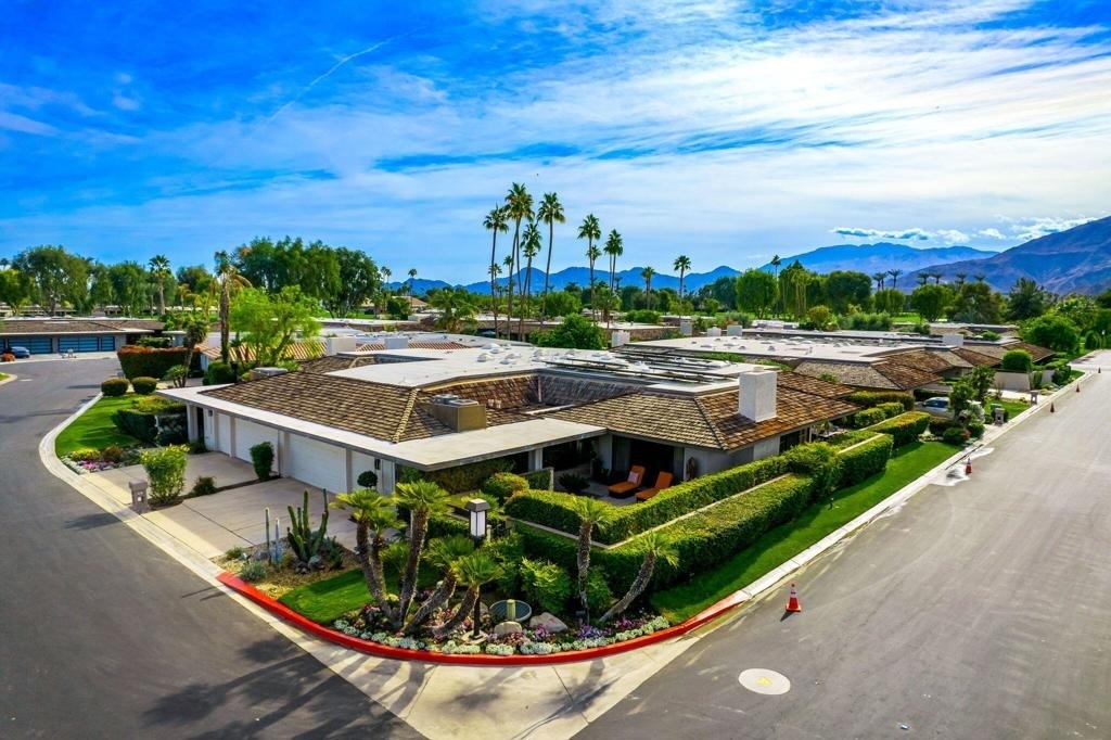 1 Briarcliff Court - Photo 2