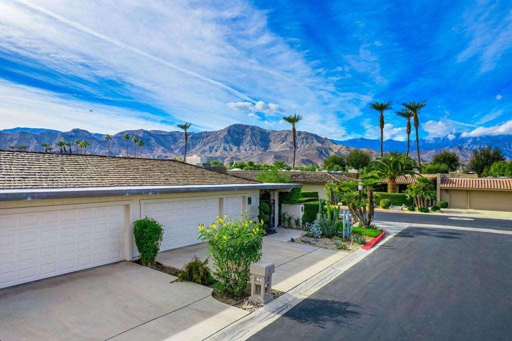1 Briarcliff Court - Photo 1